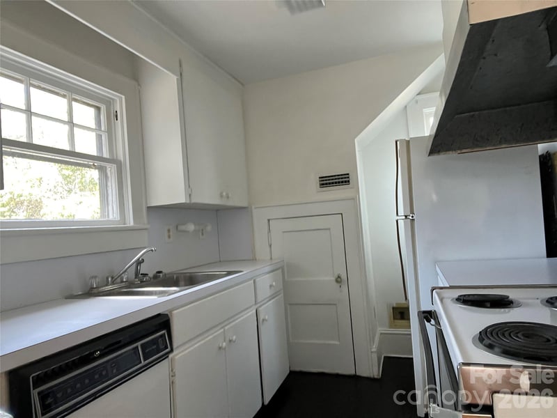 144 Broadway St, Forest City, NC 28043