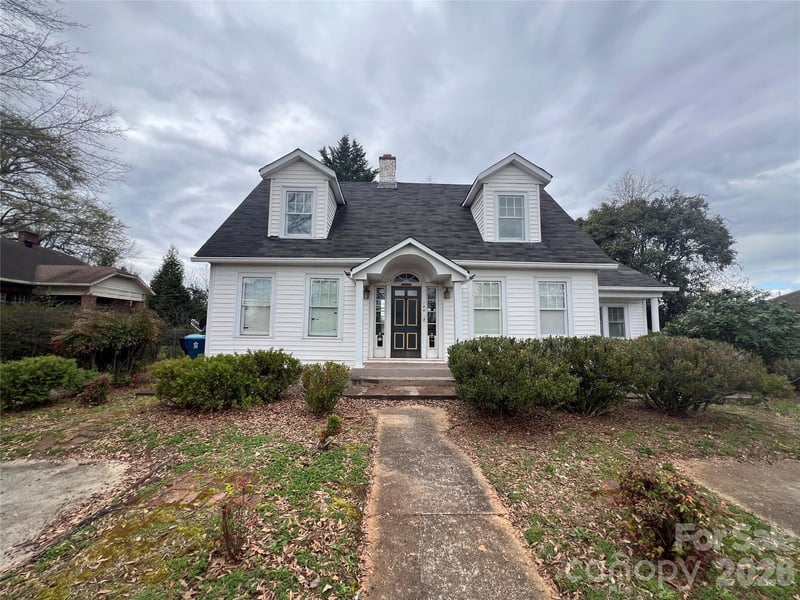 144 Broadway St, Forest City, NC 28043