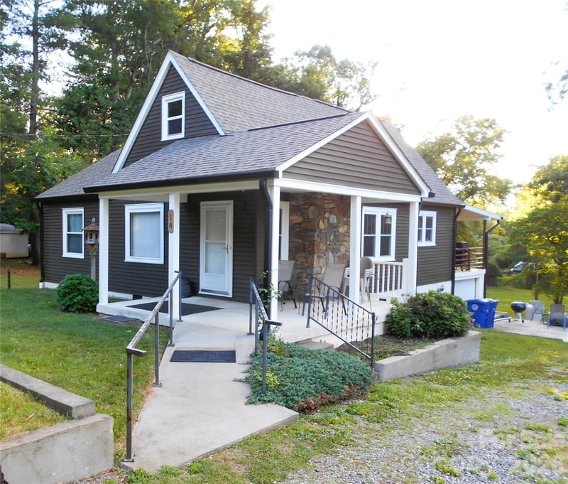 18 Herron St, Black Mountain, NC 28711