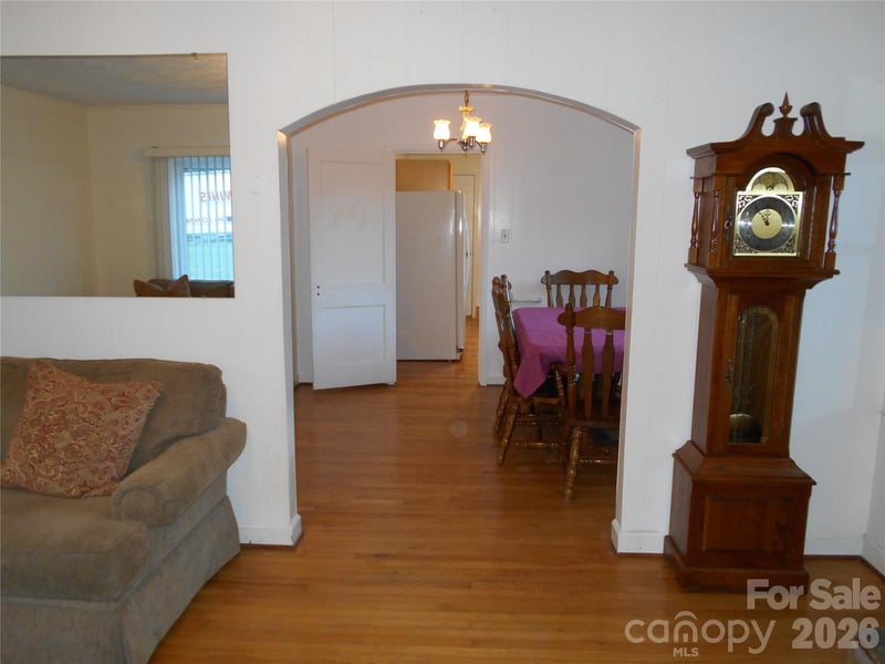 18 Herron St, Black Mountain, NC 28711