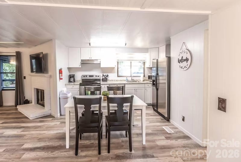 101 6th St, Black Mountain, NC 28711