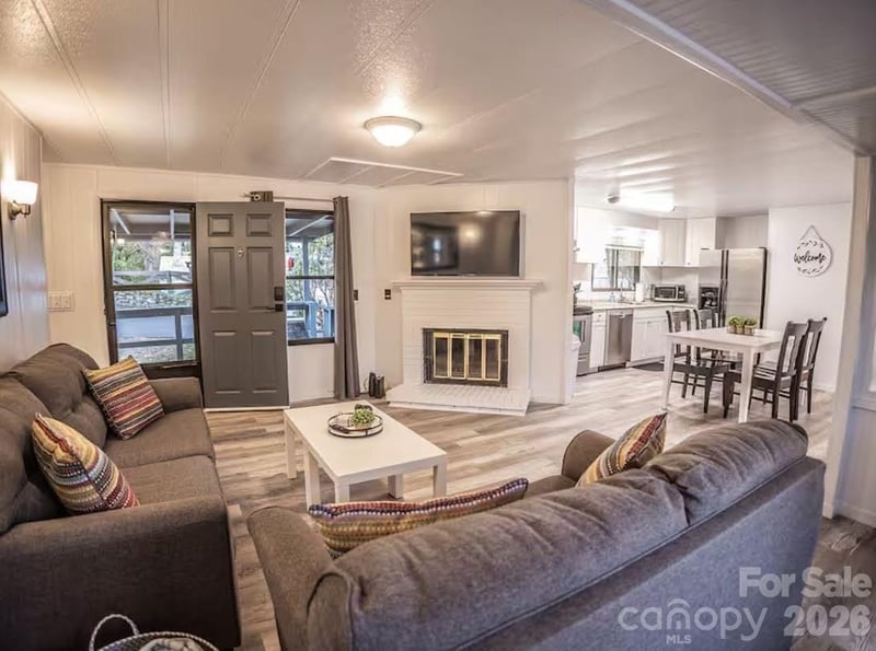 101 6th St, Black Mountain, NC 28711
