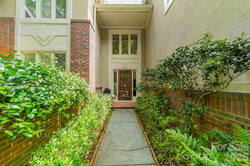 6507 Gaywind Dr, Charlotte, NC 28226