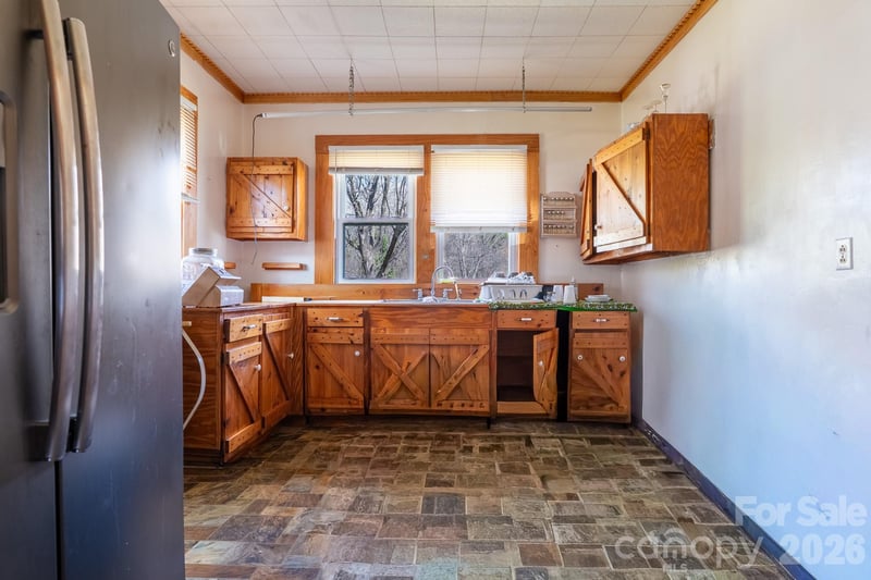 218 28th St, Newton, NC 28658