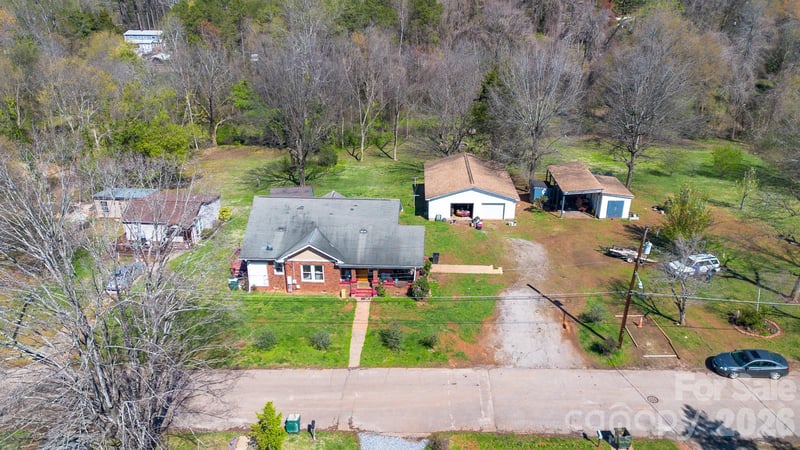 218 28th St, Newton, NC 28658