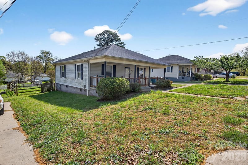 58 Burton St, Belmont, NC 28012