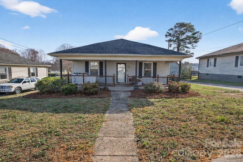 58 Burton St, Belmont, NC 28012