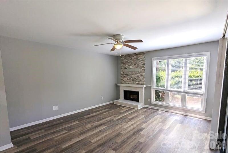 8021 Cedar Glen Dr, Charlotte, NC 28212