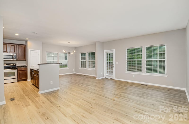 121 Inlet Point Dr, Tega Cay, SC 29708