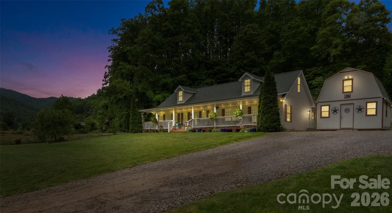 33 Copper Penny Ln, Burnsville, NC 28714