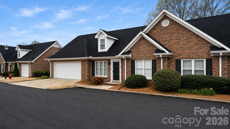 691 Carlton Dr, Gastonia, NC 28054