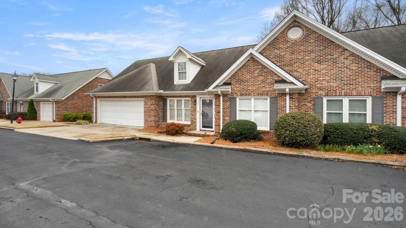 691 Carlton Dr, Gastonia, NC 28054