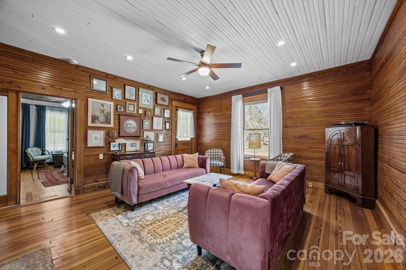 615 Rose Hill Rd, Asheville, NC 28803