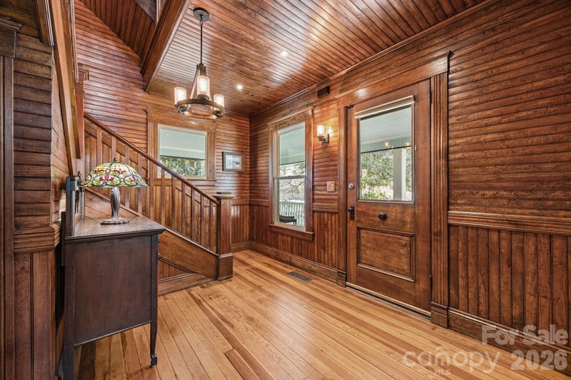 615 Rose Hill Rd, Asheville, NC 28803