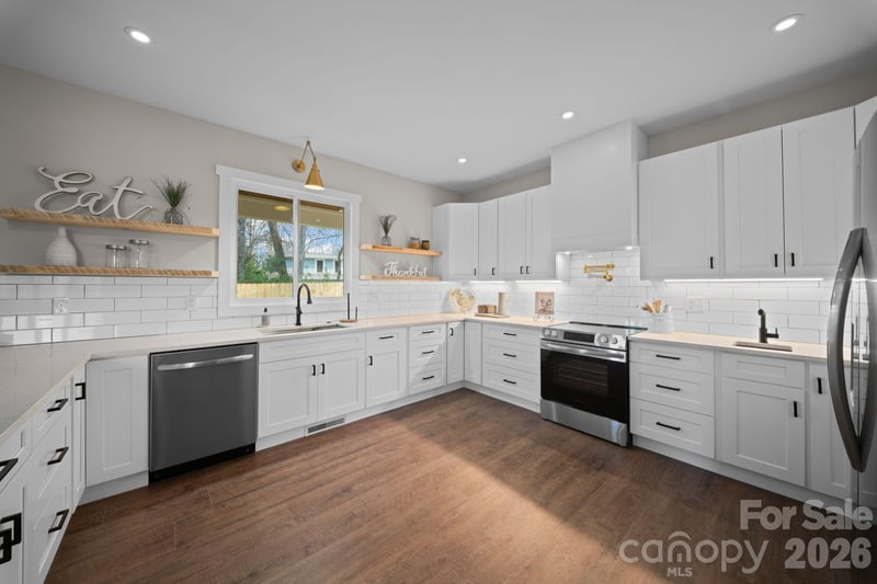 75 Scott Meadows Dr, Asheville, NC 28806