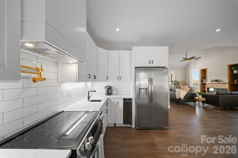 75 Scott Meadows Dr, Asheville, NC 28806