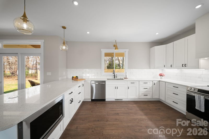 75 Scott Meadows Dr, Asheville, NC 28806