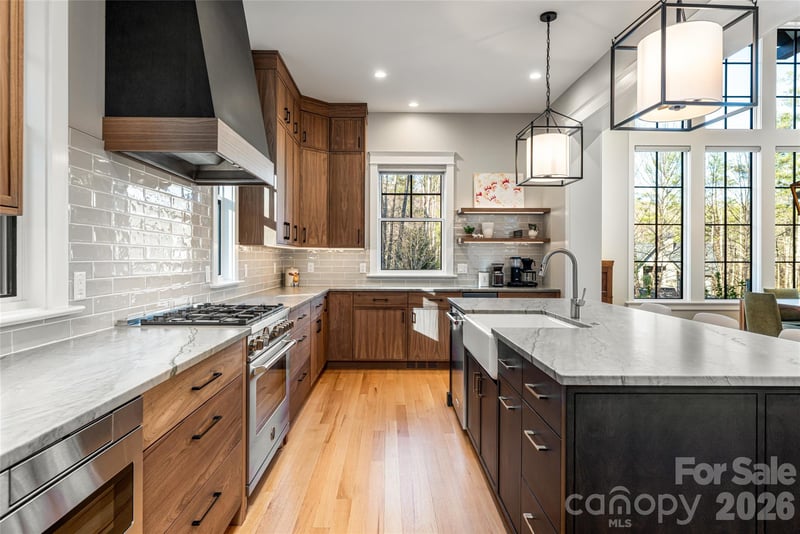 450 Barrington Dr, Asheville, NC 28803