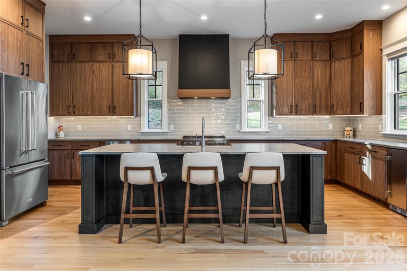 450 Barrington Dr, Asheville, NC 28803