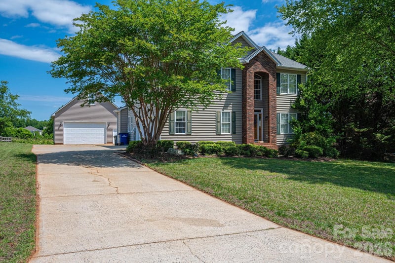 962 Huntington Hills Dr, Lincolnton, NC 28092