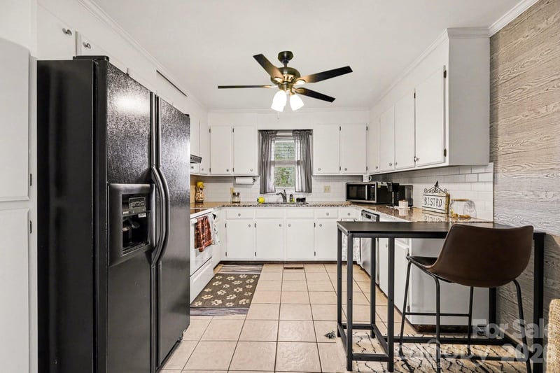 1162 Crestmont Dr, Concord, NC 28025