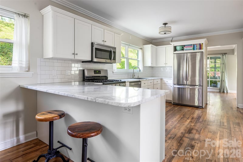 114 Cambridge Rd, Asheville, NC 28804