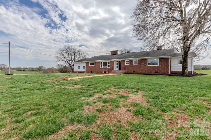 1217 Daniels Rd, Lincolnton, NC 28092