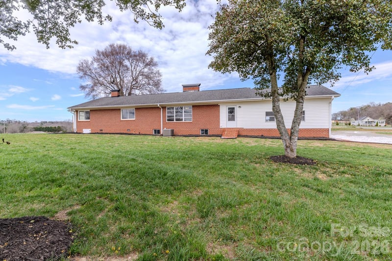1217 Daniels Rd, Lincolnton, NC 28092
