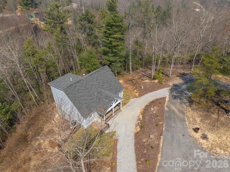823 Silverstone Dr, Hendersonville, NC 28792
