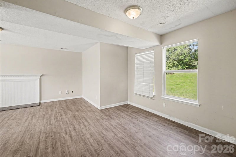 2900 Silkstream Ln, Charlotte, NC 28262