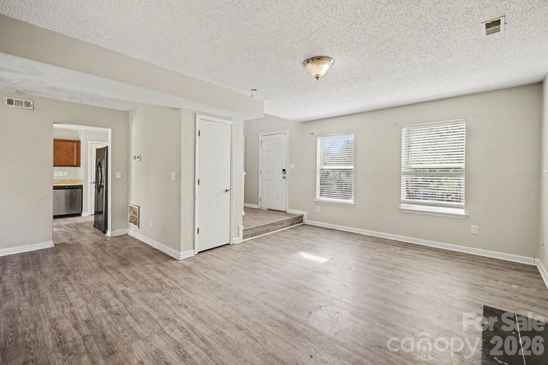 2900 Silkstream Ln, Charlotte, NC 28262