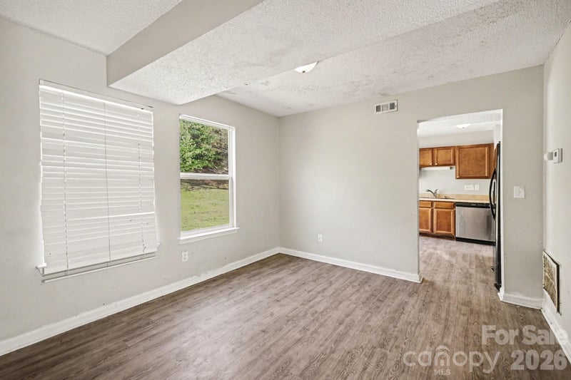 2900 Silkstream Ln, Charlotte, NC 28262