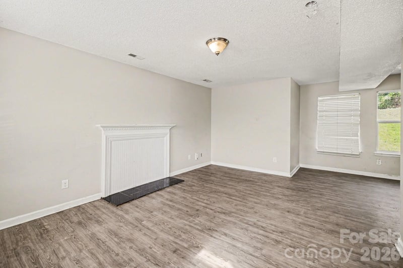 2900 Silkstream Ln, Charlotte, NC 28262