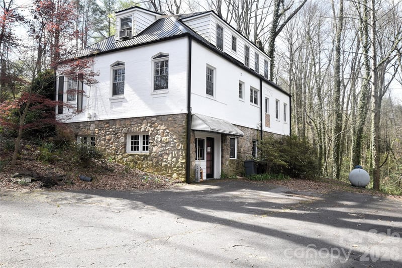 492 Main St, Waynesville, NC 28786