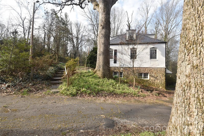 492 Main St, Waynesville, NC 28786