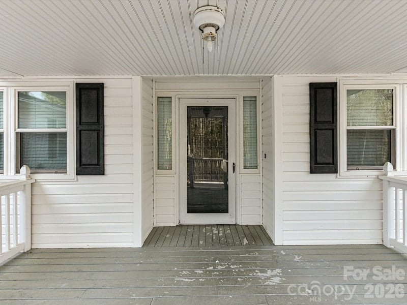 916 Lakewood Dr, Matthews, NC 28104