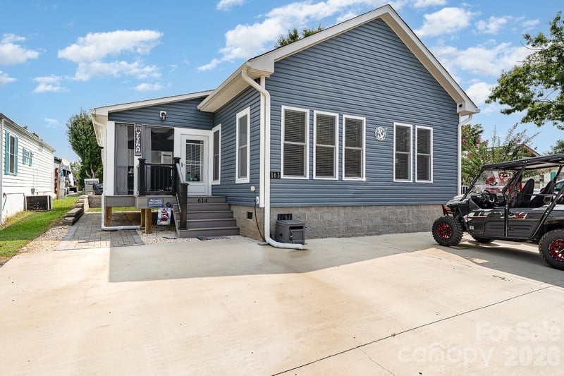 163 Cardinal Dr, New London, NC 28127