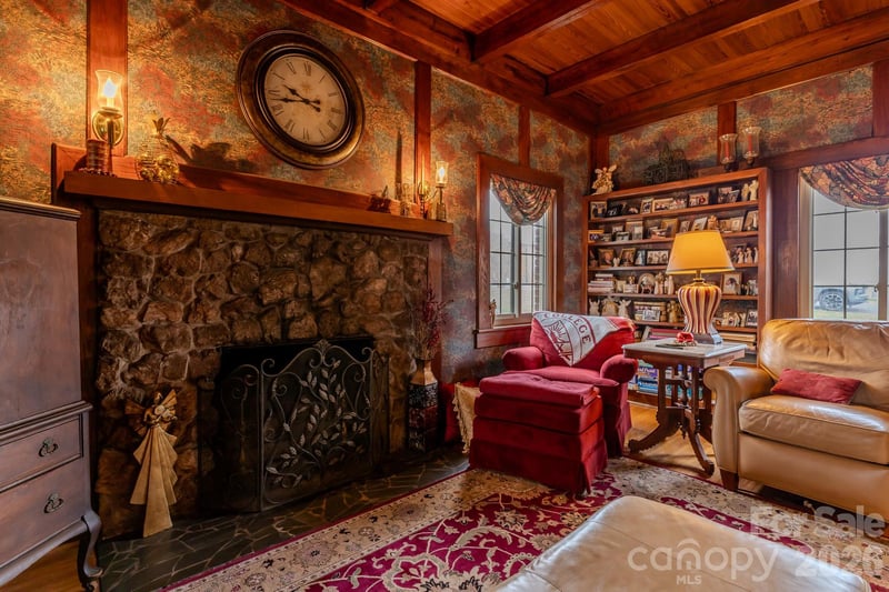 210 Gaston St, Kings Mountain, NC 28086