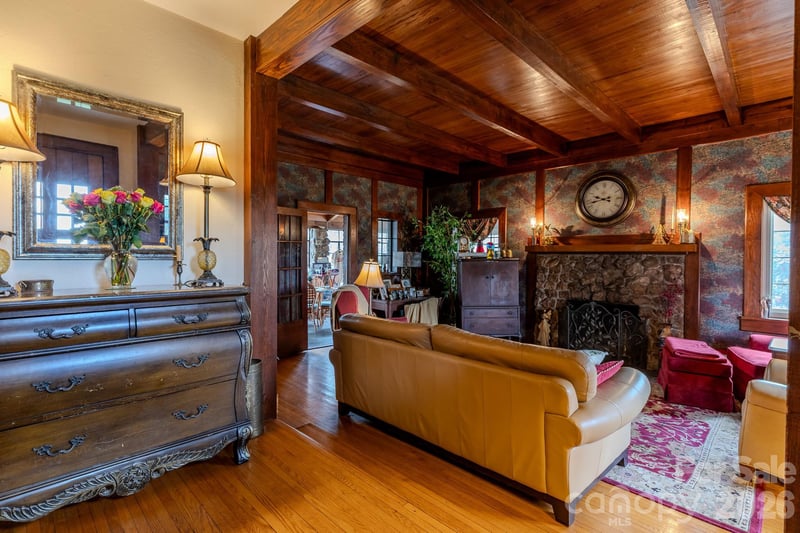 210 Gaston St, Kings Mountain, NC 28086