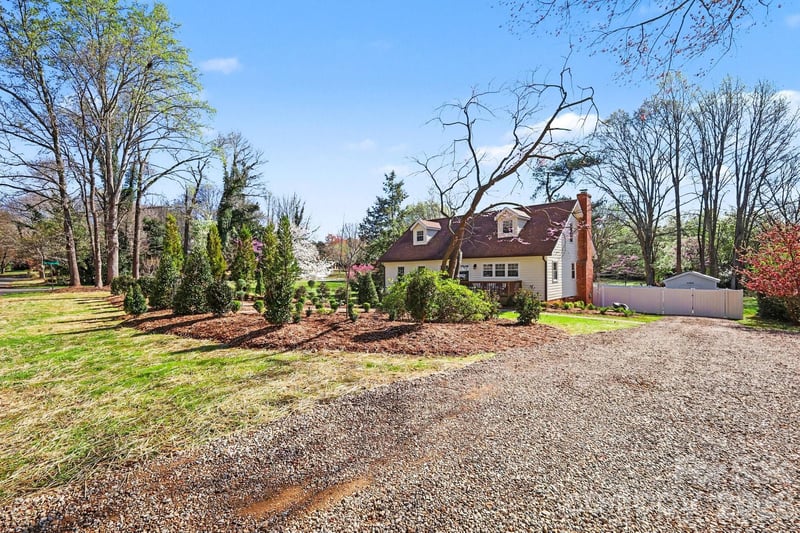 10116 Mountain Apple Dr, Mint Hill, NC 28227