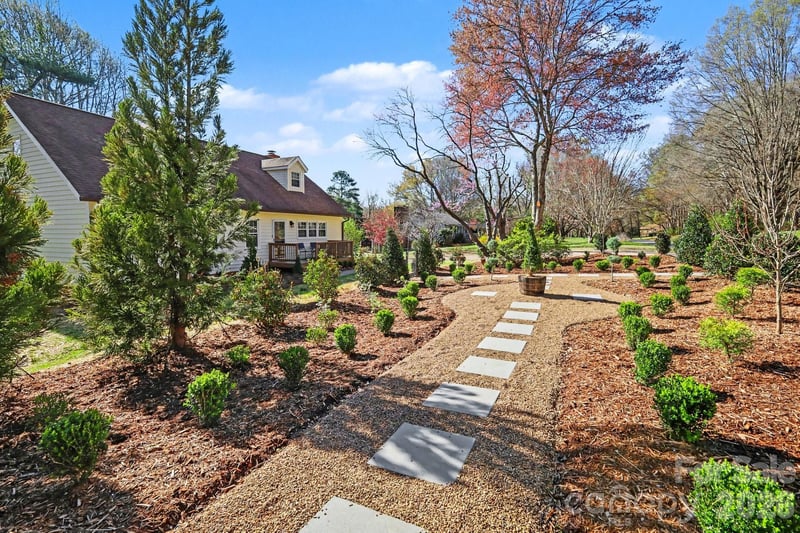 10116 Mountain Apple Dr, Mint Hill, NC 28227