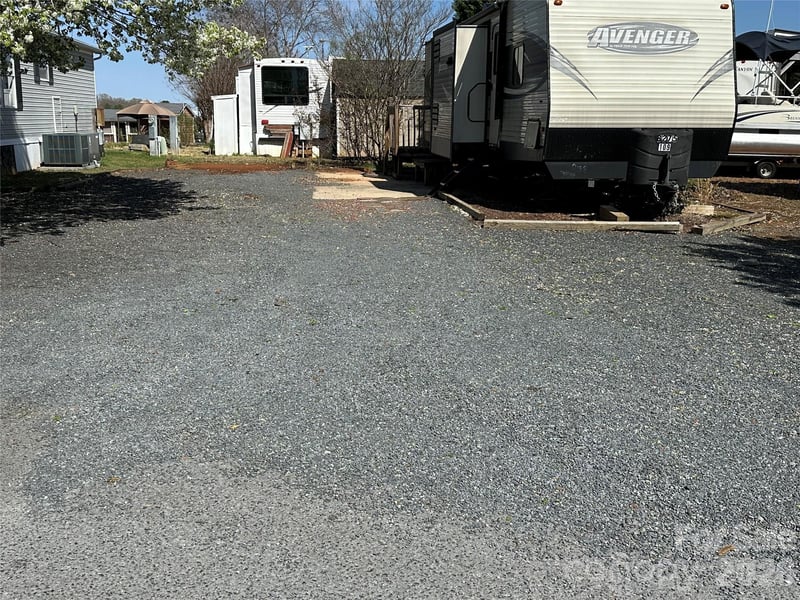 109 Gregory Dr, New London, NC 28127