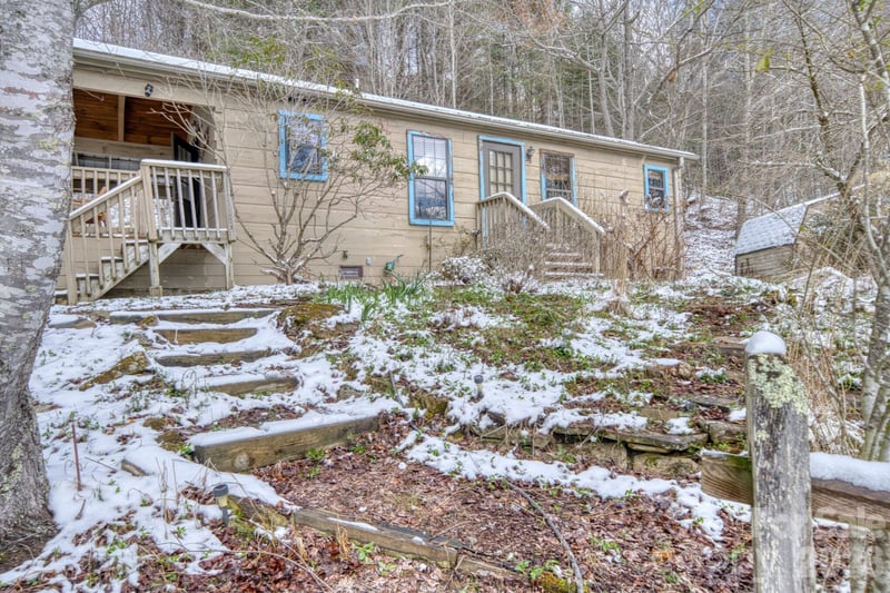 292 Crow Ln, Burnsville, NC 28714