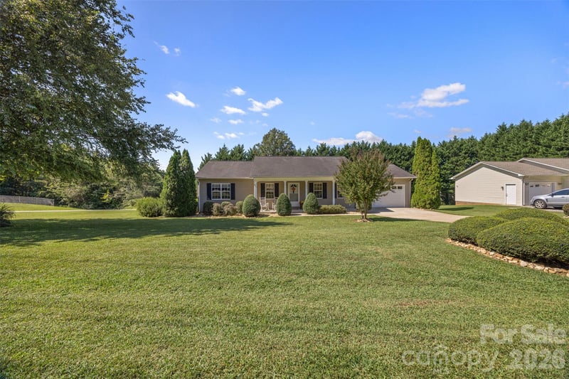 1254 Heritage Farm Rd, Hickory, NC 28601