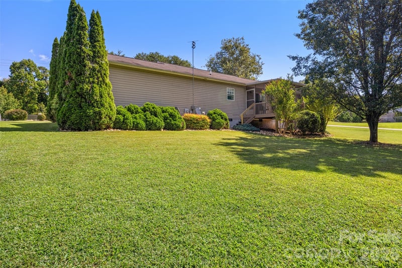 1254 Heritage Farm Rd, Hickory, NC 28601
