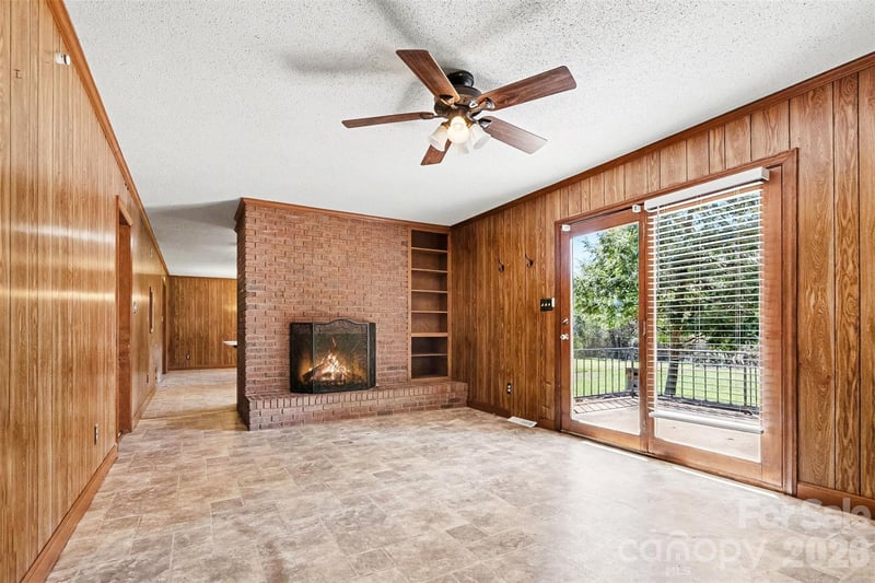 1388 Smith Farm Rd, Lincolnton, NC 28092