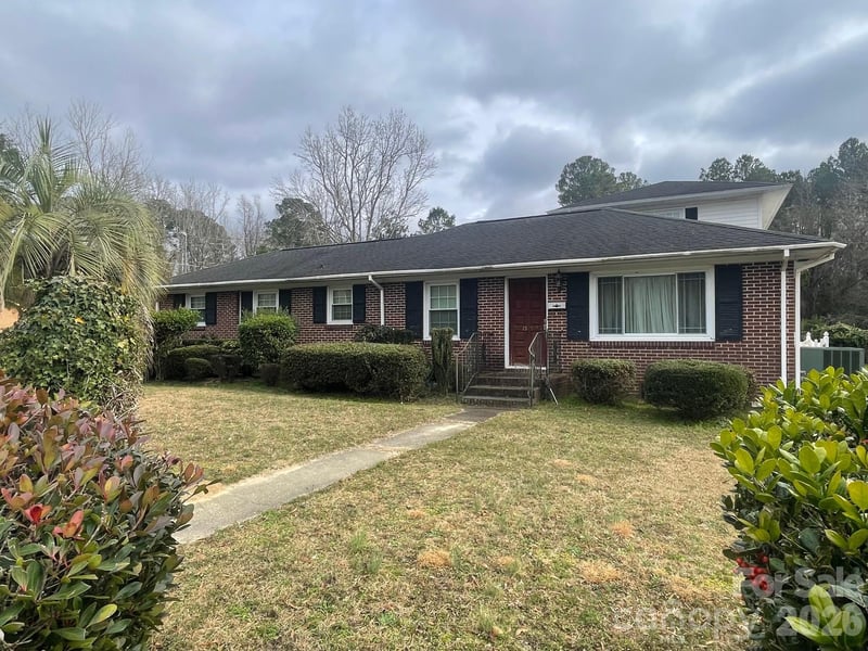 1529 Market St, Cheraw, SC 29520