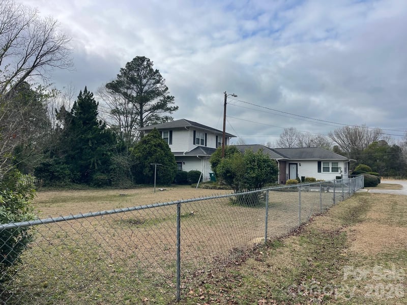 1529 Market St, Cheraw, SC 29520