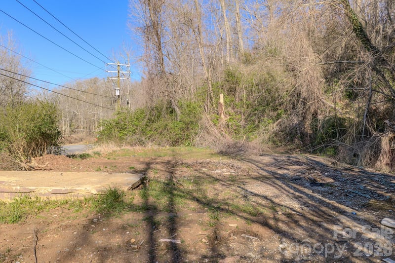 16 Governors View Rd, Asheville, NC 28805