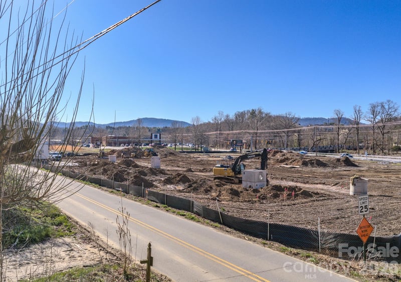 16 Governors View Rd, Asheville, NC 28805